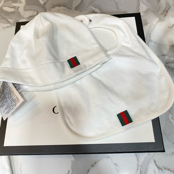 **SOLD**Baby Gucci Gift Set - Picture 6 of 12